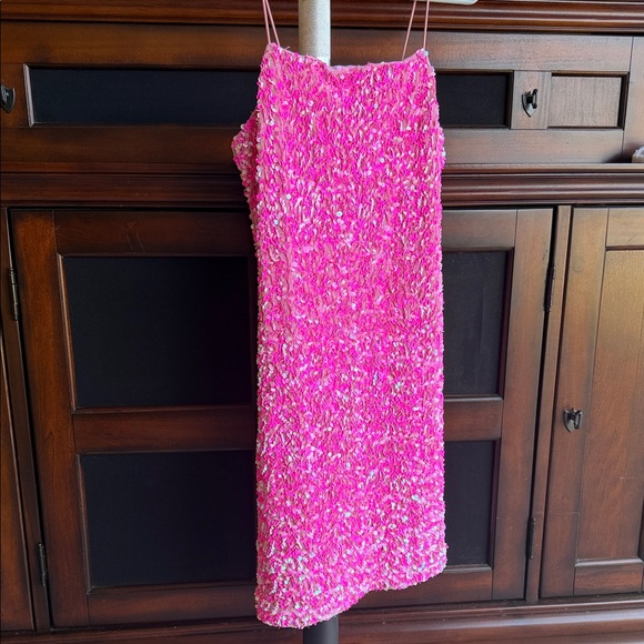 Allison & Kelly Dresses & Skirts - Glamorous Pink Sequin Mini Dress